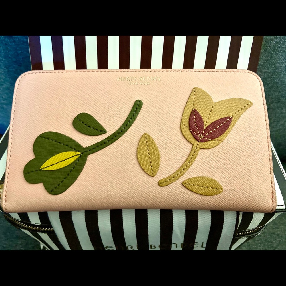 Henri Bendel W 57th Zip Around Continental Wallet